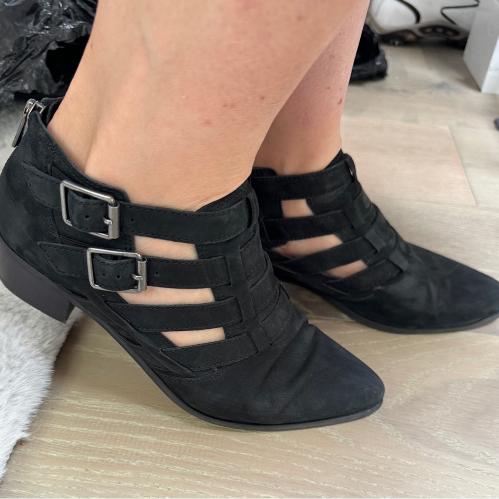 Clark’s size 9